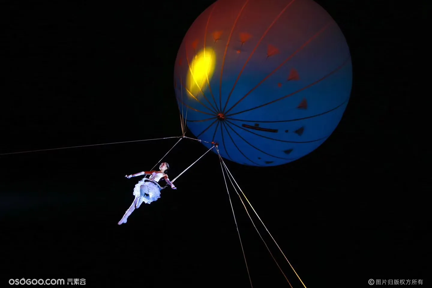 高空威亚气球空中芭蕾嫦娥奔月创意互动表演