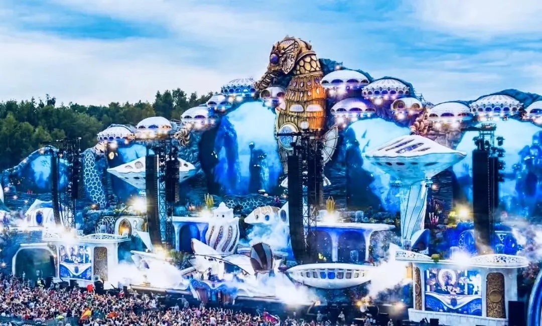 世界最大电音节tomorrowland的顶尖舞台设