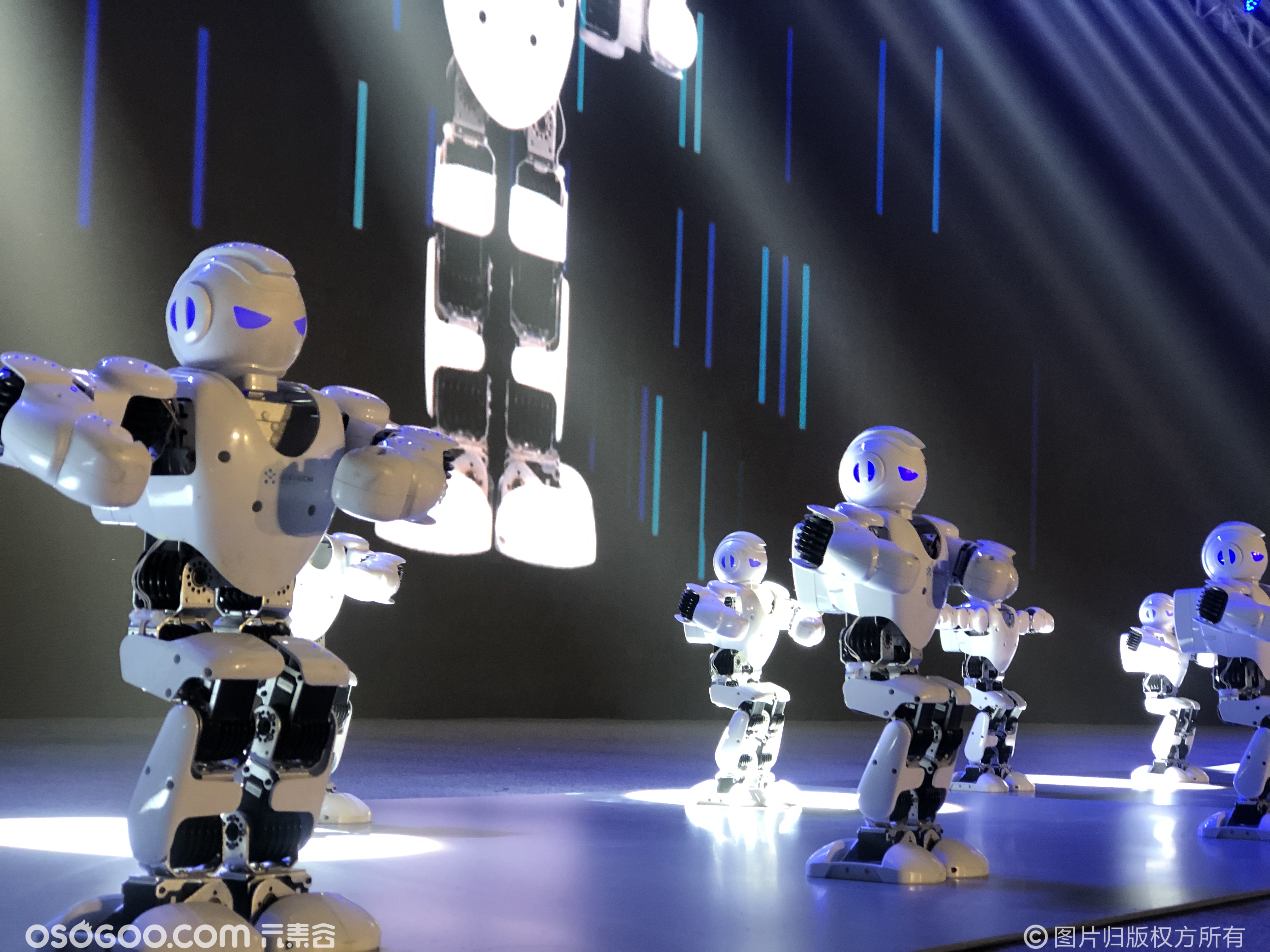 机器人跳舞表演逗比机器人舞蹈阿尔法机器人春晚舞蹈机器人租赁