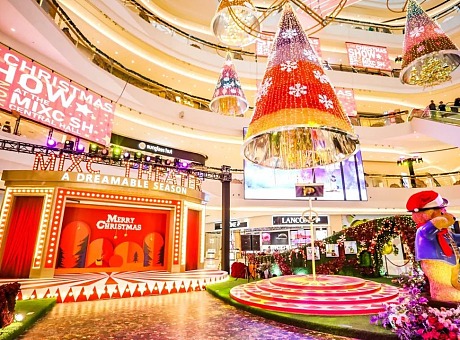 “爱乐之城，天生有戏”上海万象城圣诞亮灯仪式