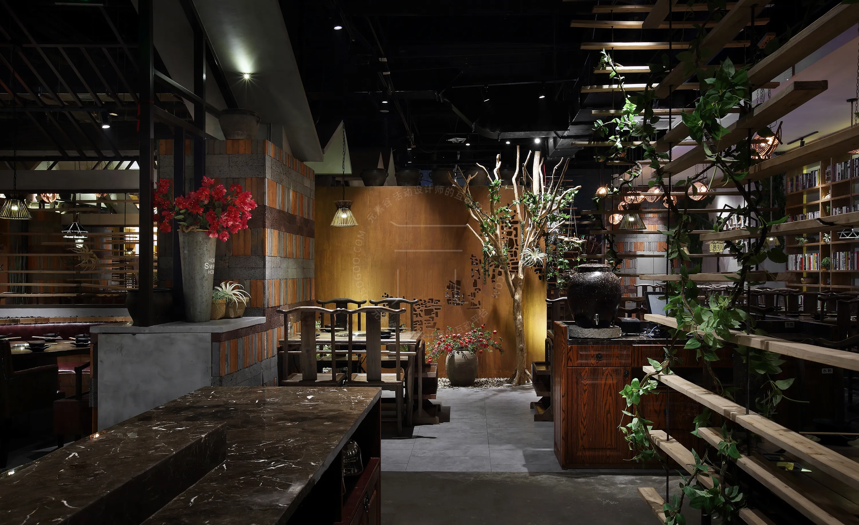 火锅空间设计·黑马火锅：粗犷自然的老字号火锅餐厅