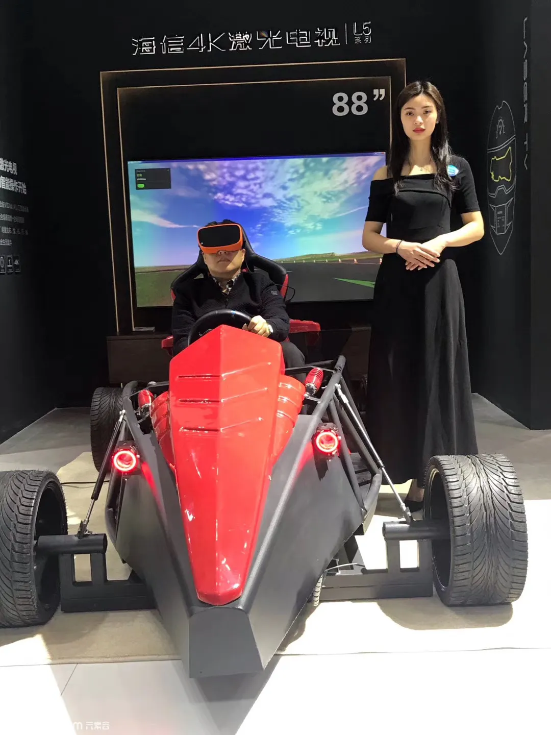精品VR设备出租9成新vr赛车双人太空舱体感游戏一体机租赁