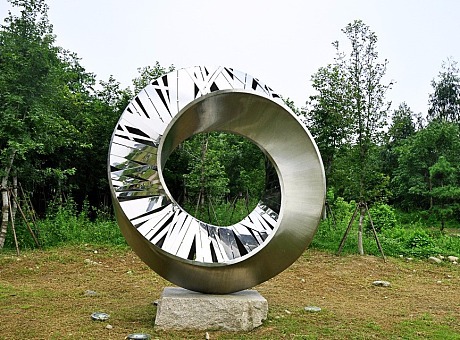 信阳中型抽象落地雕塑 不锈钢雕字镂空圆环雕塑定制