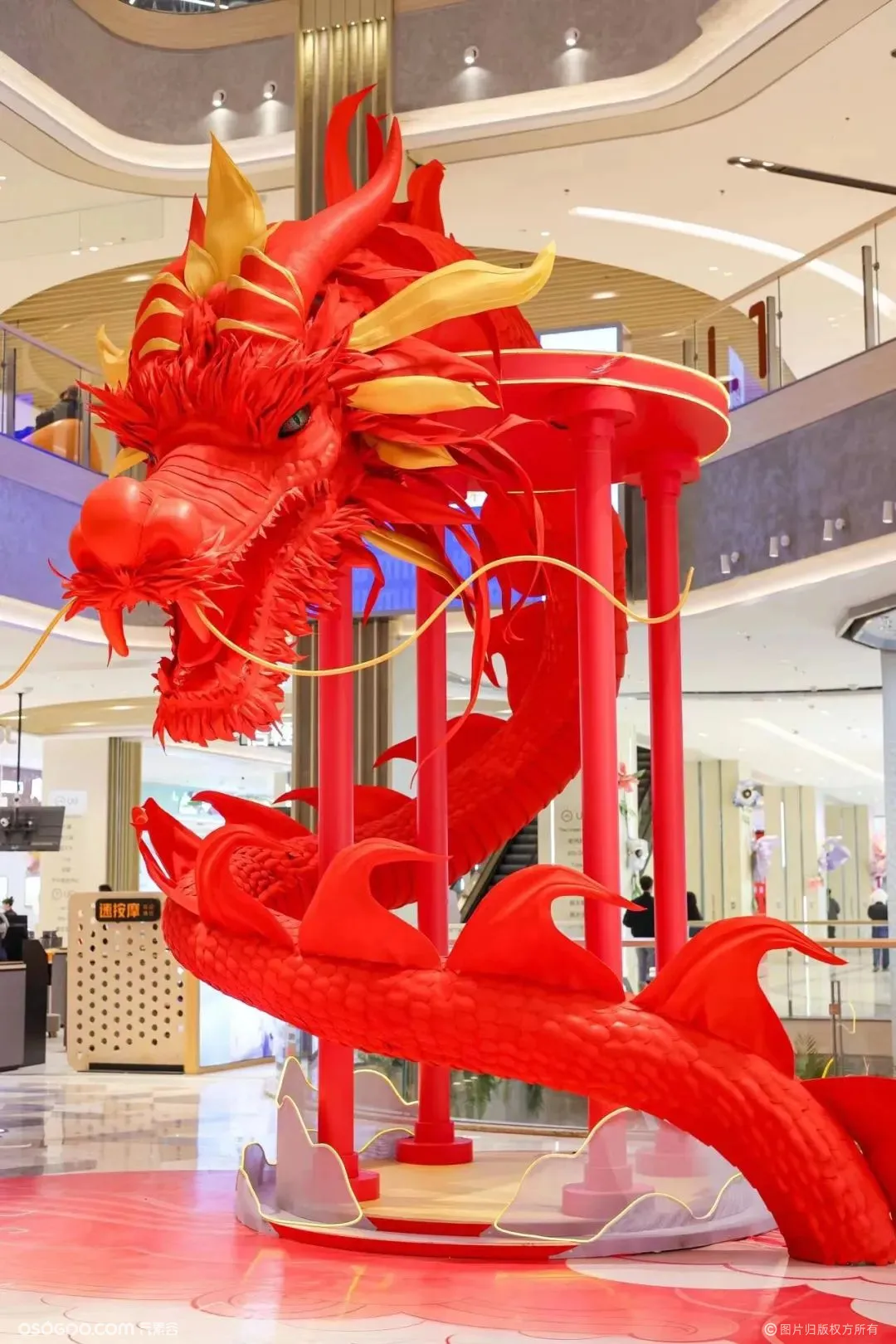 重庆悦荟购物中心6米红色巨龙