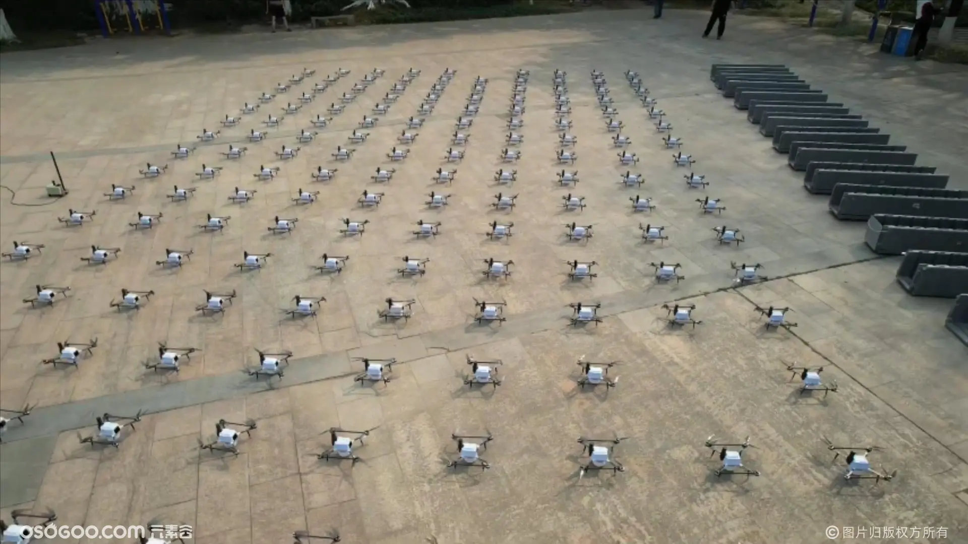 玛缇瓷砖大师定制，200台无人机品牌宣传