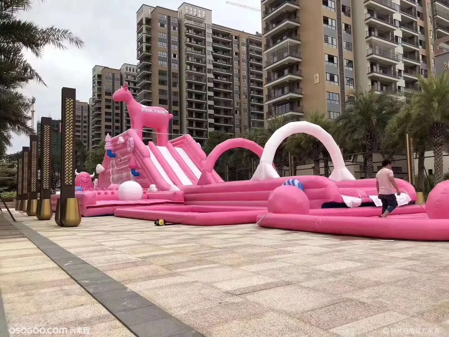夏季水上乐园水上闯关粉色滑梯出租出售