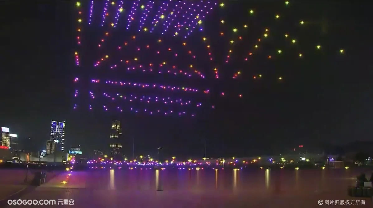 香港除夕跨年晚会，500台无人机在维港上空演出