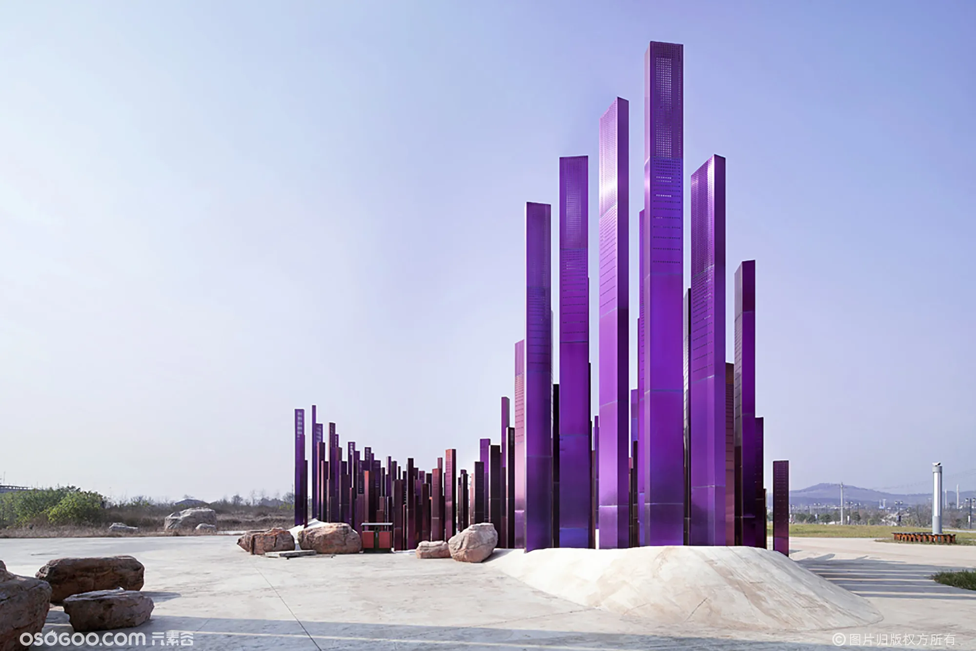 紫色雕塑互动