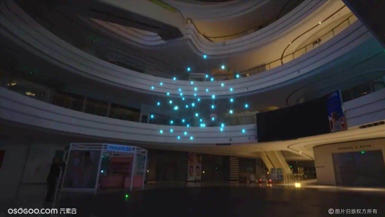 50架室内无人机亮相深圳购物中心，营造满满海洋风