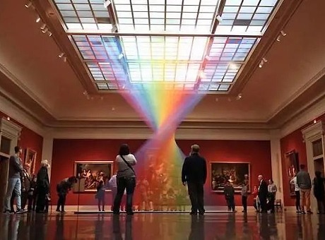 体验活动中的彩虹艺术装置
