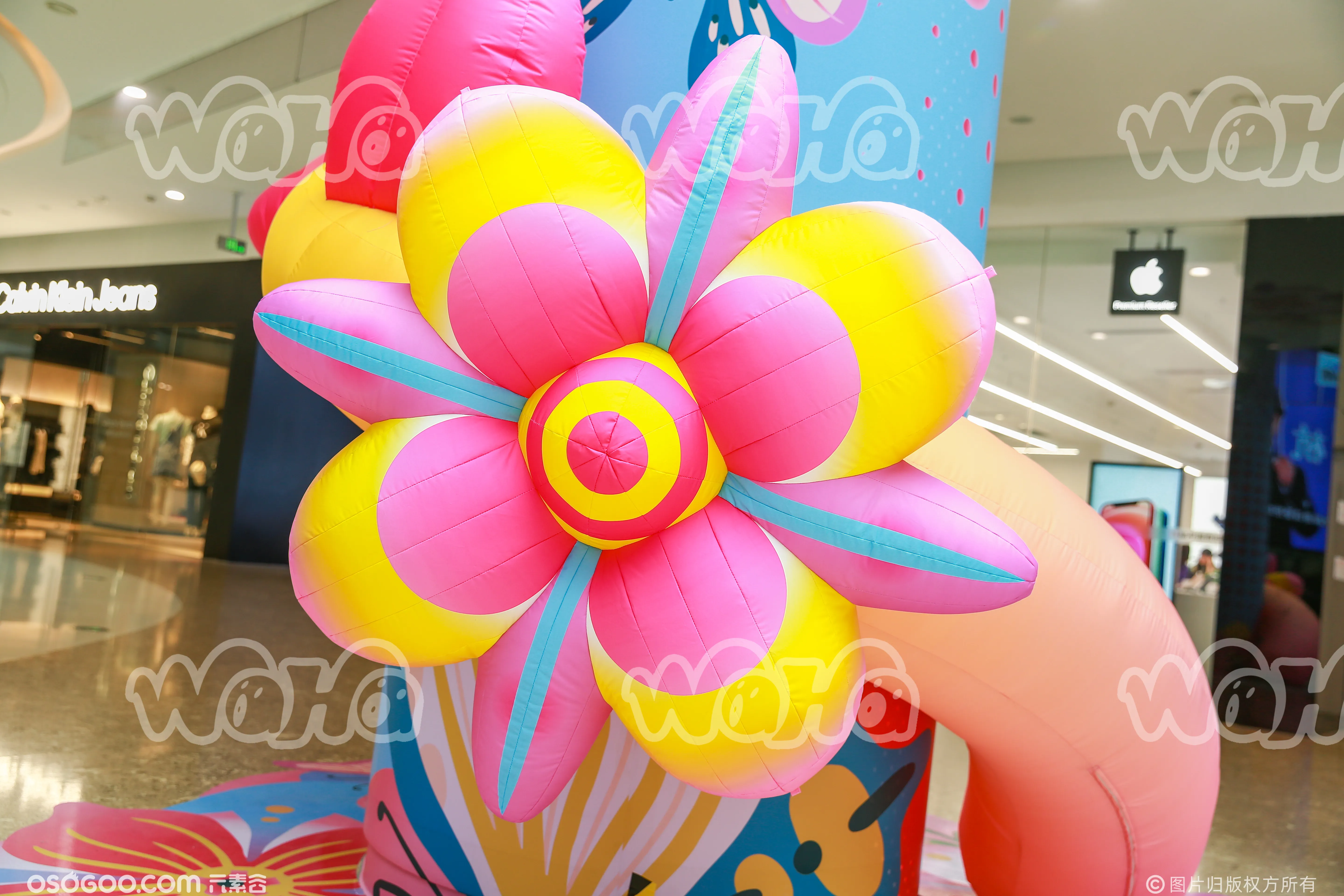 春季美陈 商场中庭充气花朵 杭州银泰城 商业美陈布置