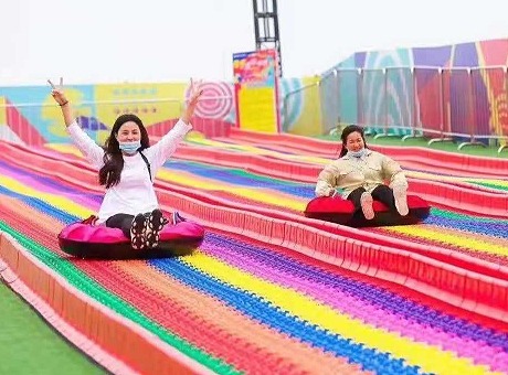 甘肃中央公园地产开盘彩虹滑道旋转木马经典活动分享