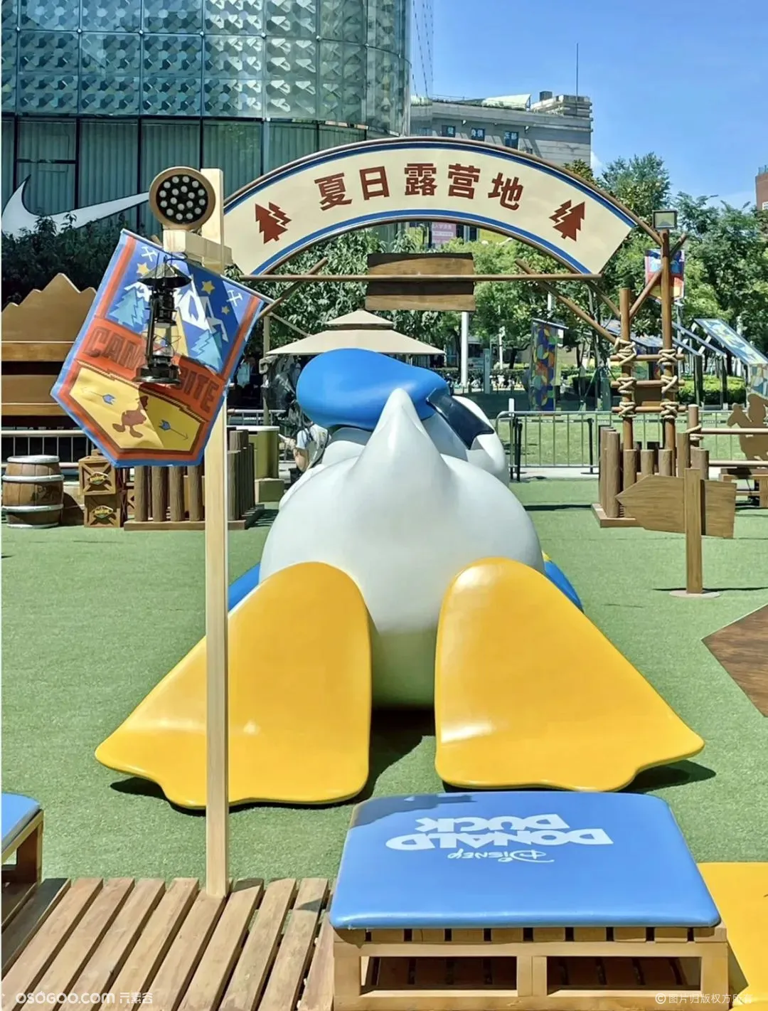 迪士尼唐老鸭主题夏日露营地登陆长宁来福士