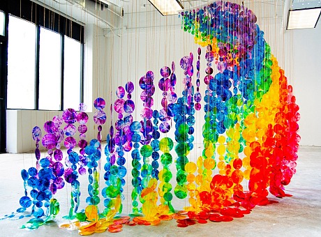 Jane Cheek 的彩虹色艺术装置