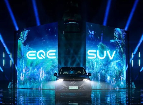全新EQE纯电SUV上市，奔驰也卷起来！