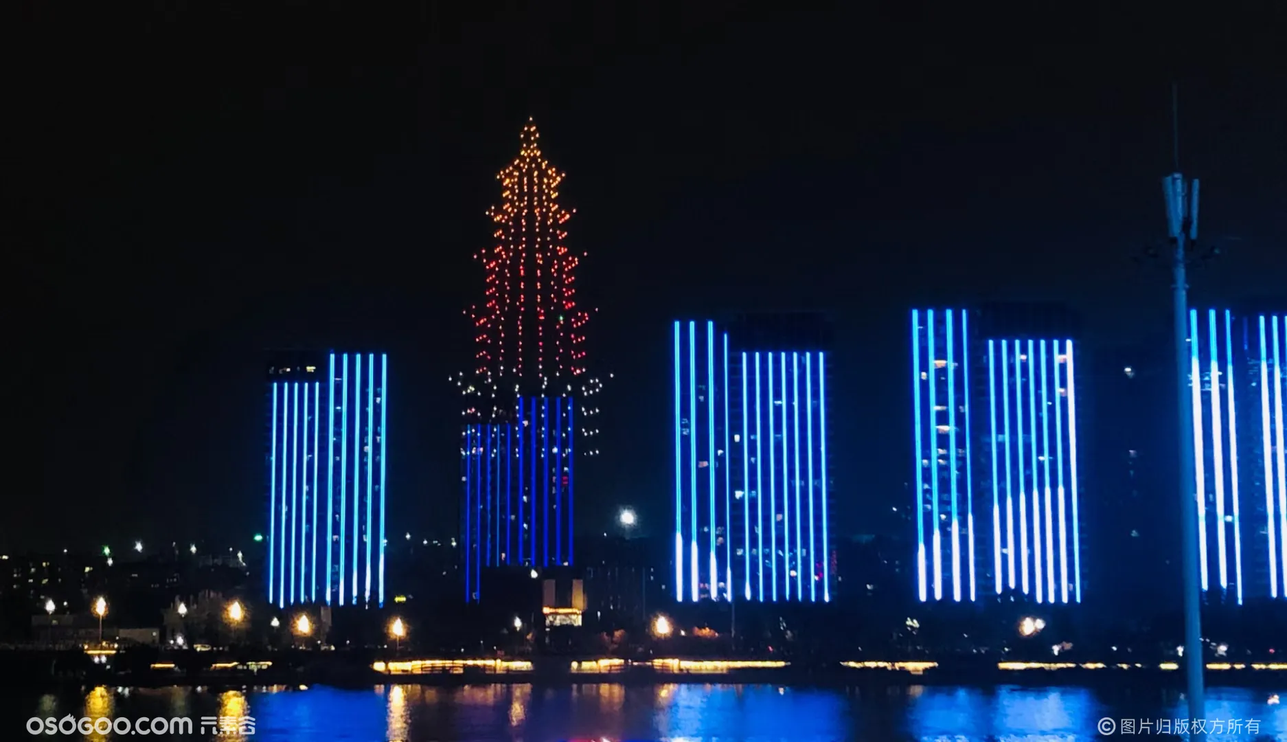 绿城美的桂语映月500台无人机点亮福州江滨
