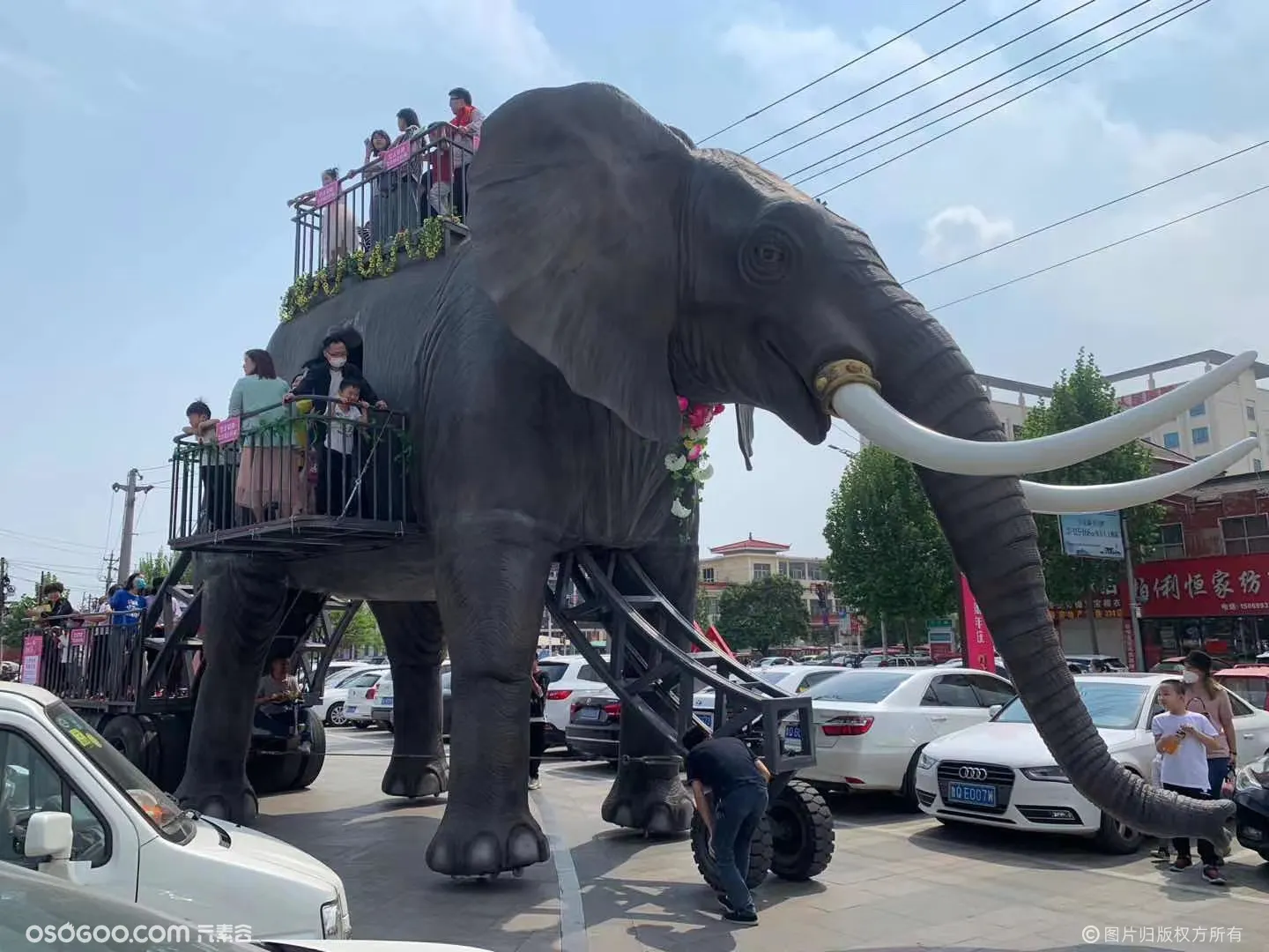 机械巡游大象展案例巨无霸恐龙出租远古动物模型租赁出售