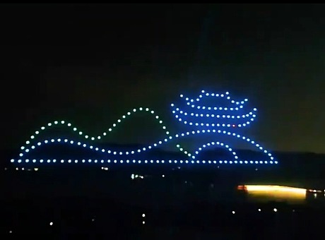 江苏常熟，尚湖风景区夜公园迎来，首次无人机表演！