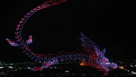 陕西靖边1500架无人机表演祝贺第八届全国青少年无人机大赛
