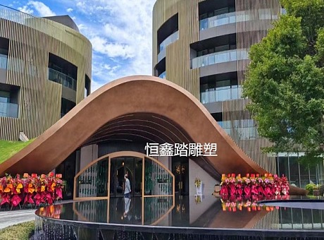 江苏常州酒店装饰大型不锈钢双曲面弧形门头厂家报价