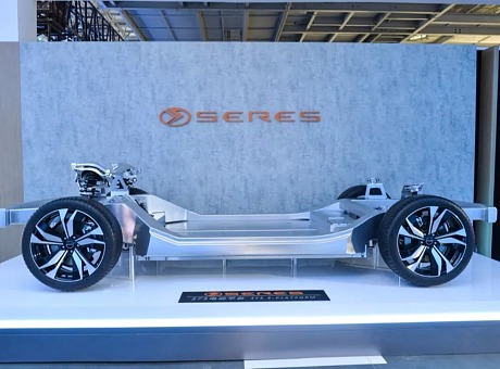 金康SERES首款新电动汽车SF5全球发布