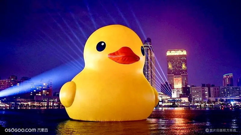 两只黄色小鸭10年后游回2024高雄灯会！