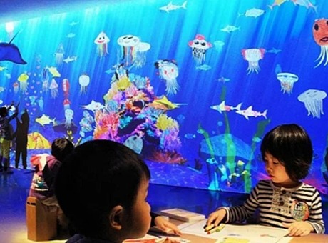 儿童绘画鱼扫描互动装置AR神笔马良墙面互动投影装置
