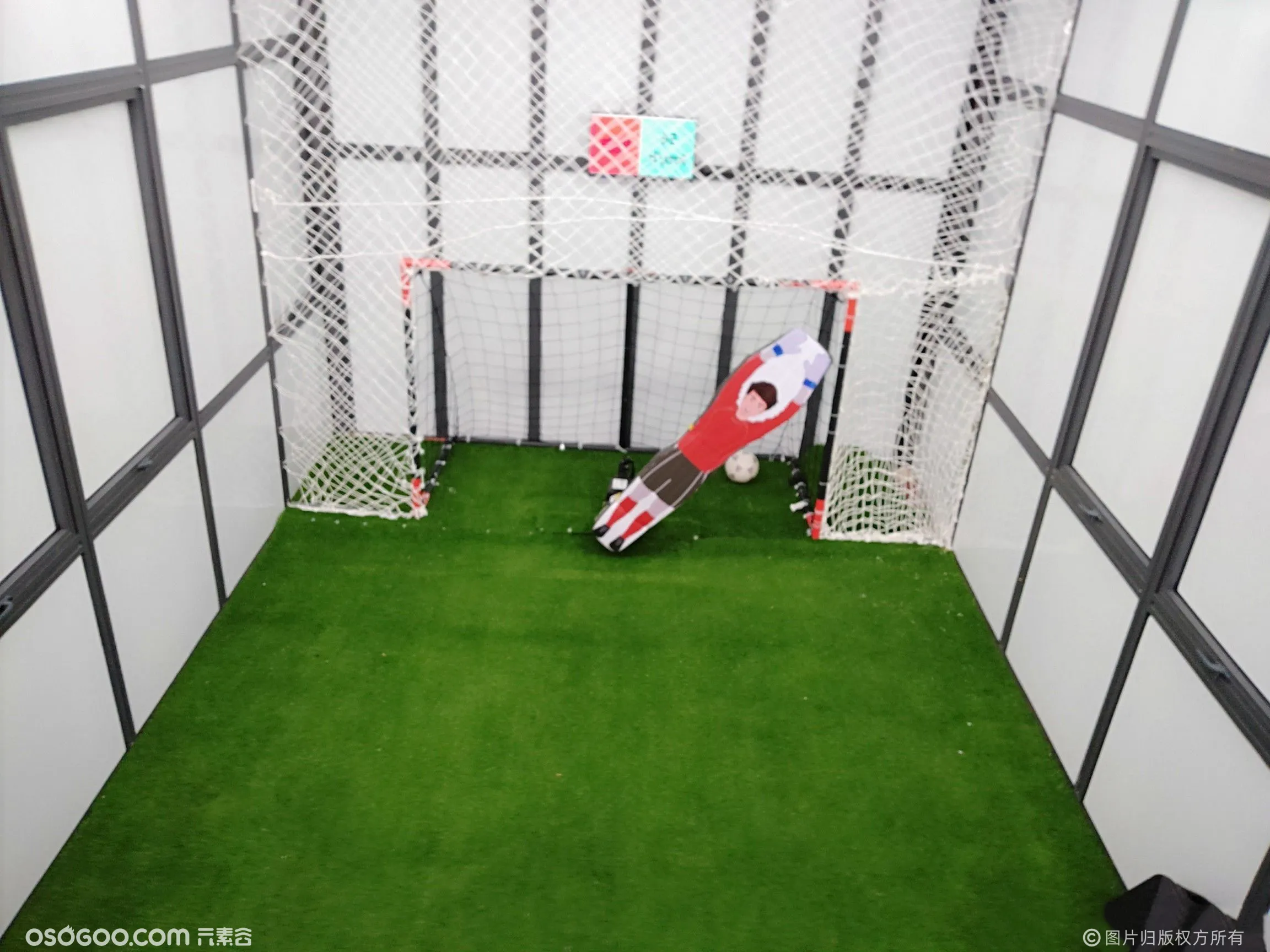 【世界杯】机器人守门员互动装置 射门最强挑战