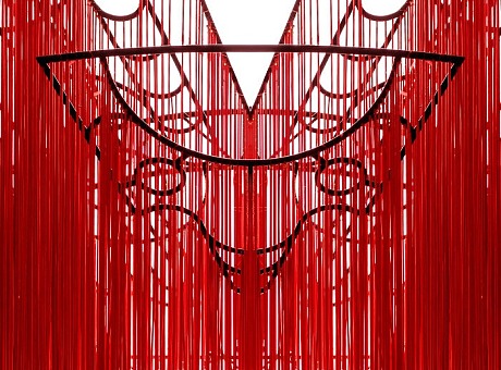 “记忆面纱”-10000串红串珠艺术装置 