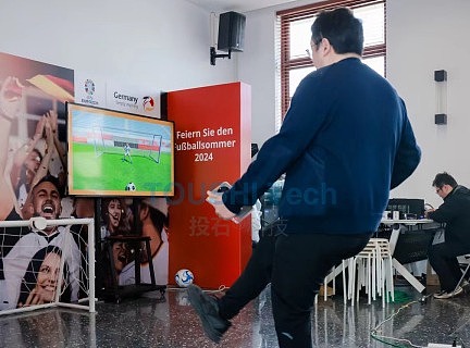 德国旅游局年度媒体发布会足球射门感应装置