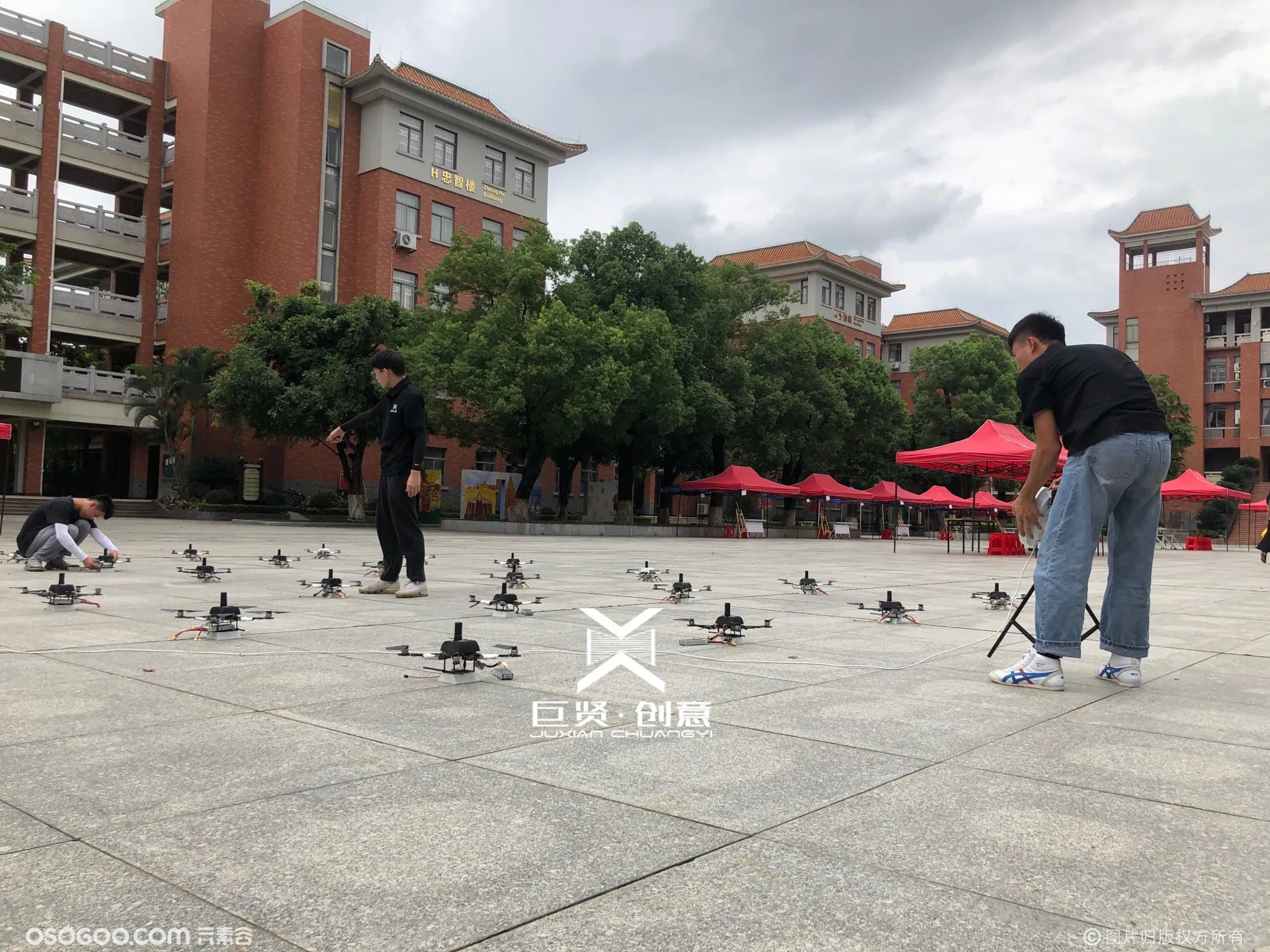 广州·外国语学校·6.9科技日·无人机表演·彩烟编队无人机