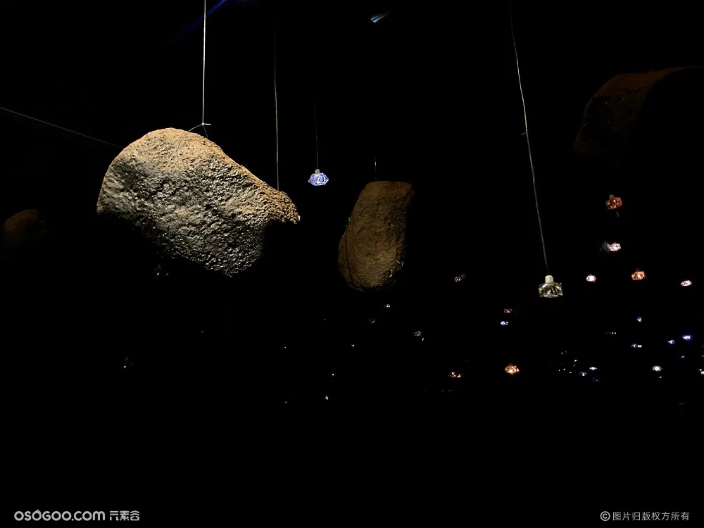 光影艺术展-黑洞 陨石隧道——中国航天文创