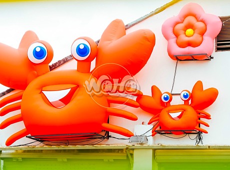 超大爬墙充气螃蟹气模 民宿酒店螃蟹卡通 商业美陈 艺术装置 