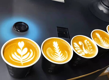 一体式智能咖啡机械臂拉花 双机械臂操作 多口味多种拉花形式