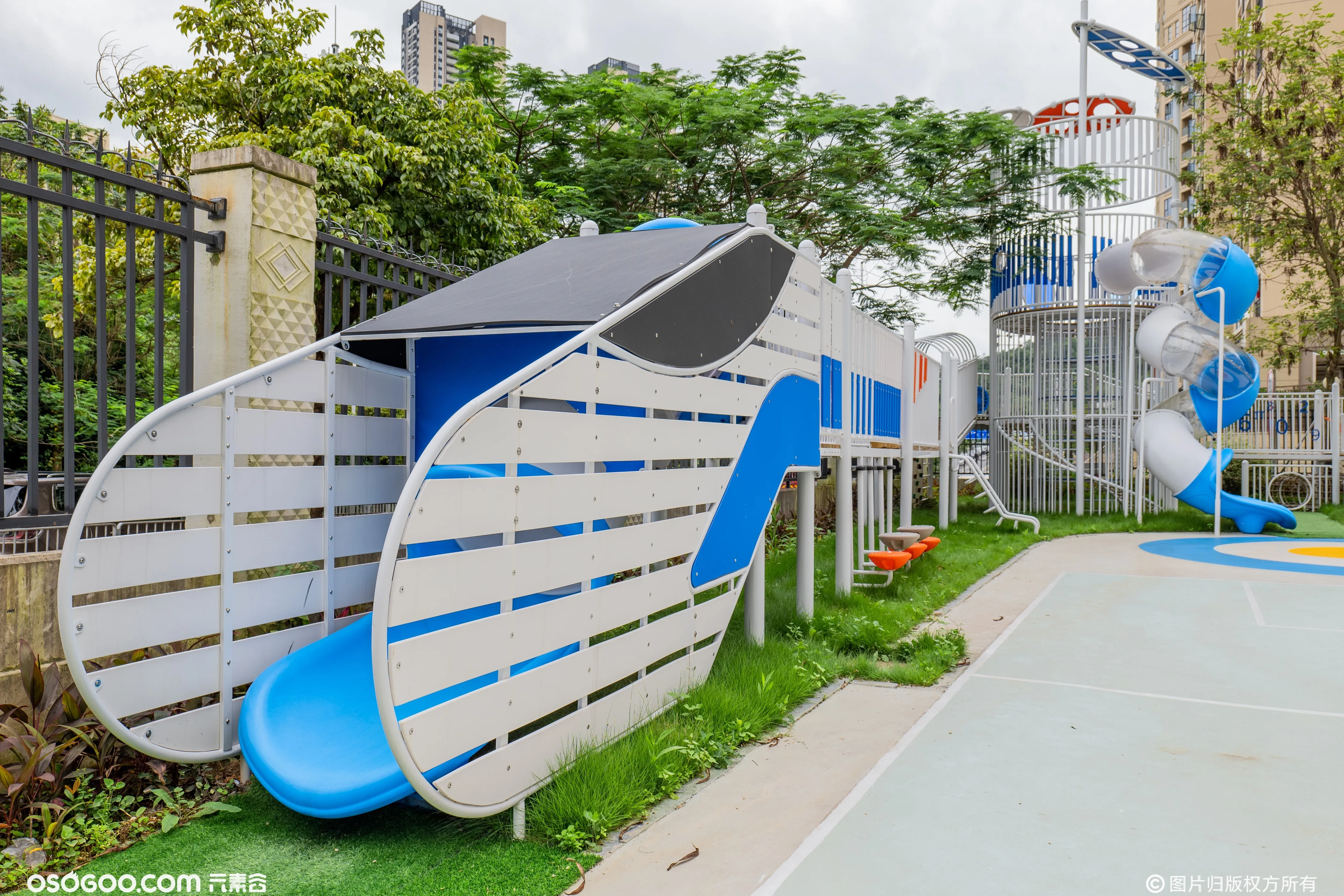 “高铁”主题户外无动力游乐设计，深圳市宝荷欣苑幼儿园