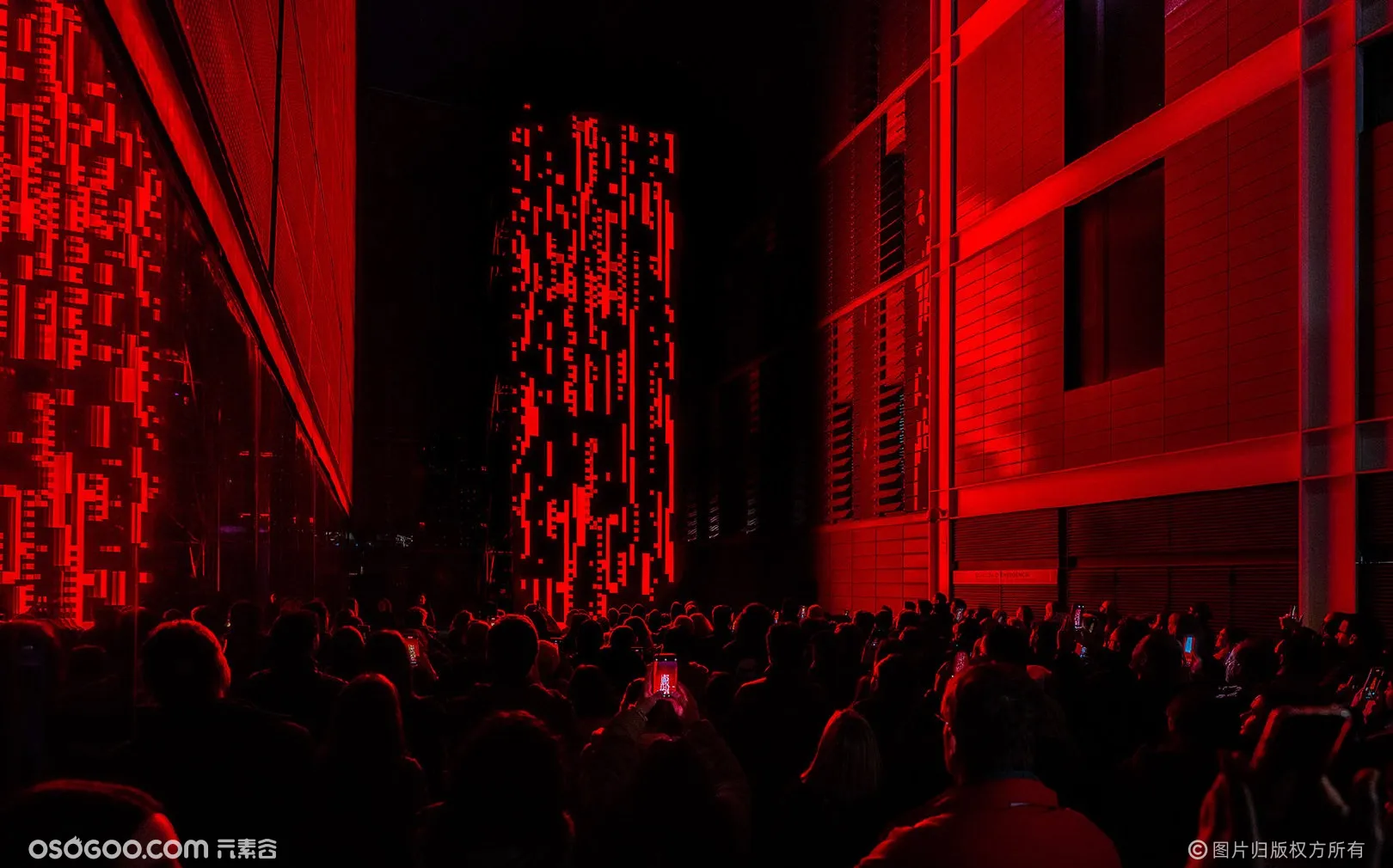 巴塞罗那灯光艺术节-巨型多媒体装置《MONOLITH》