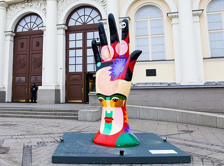 尤里·别列斯托夫的艺术项目“艺术家之手”
