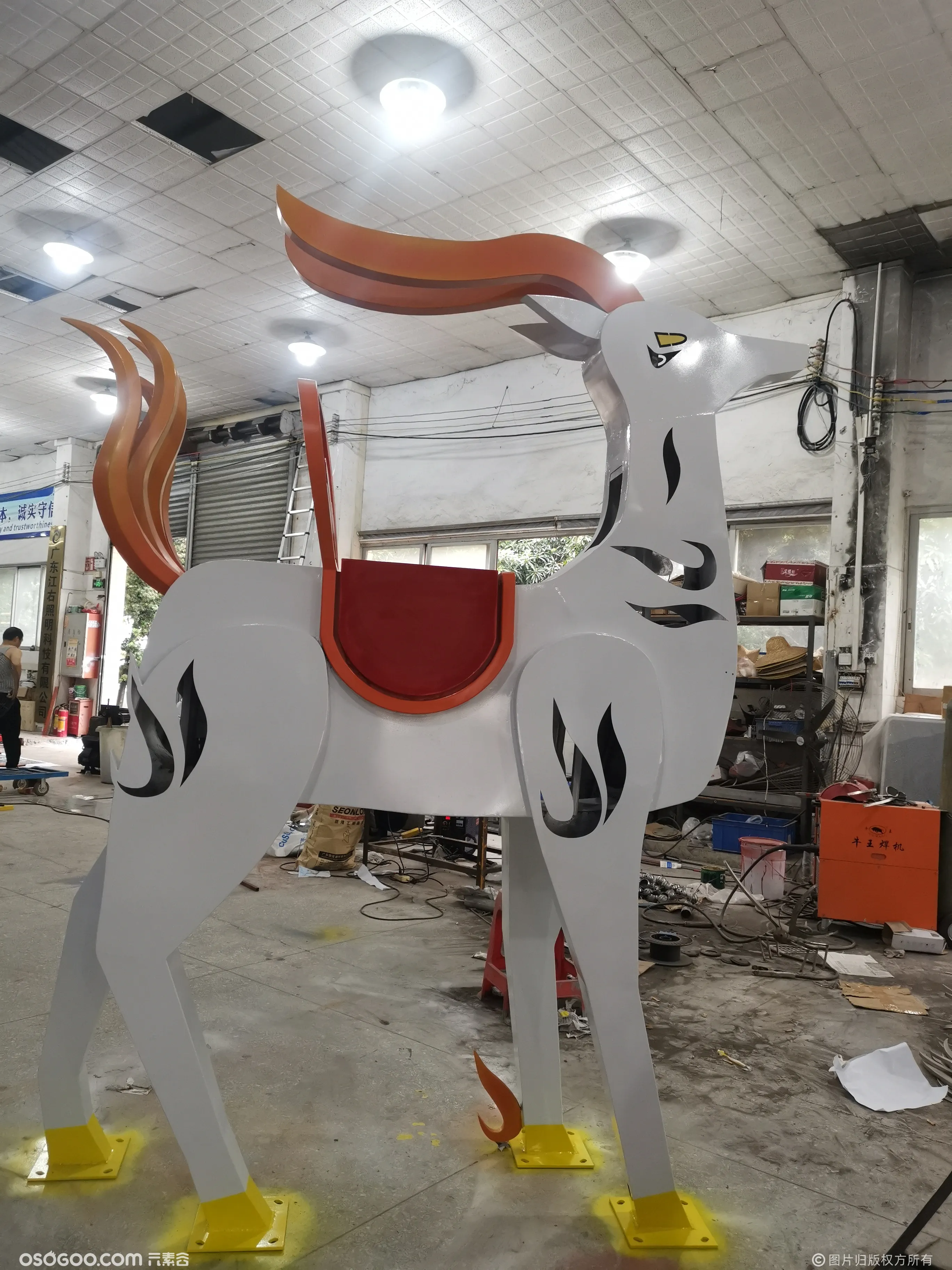 江右灯光雕塑-飘带鹿造型