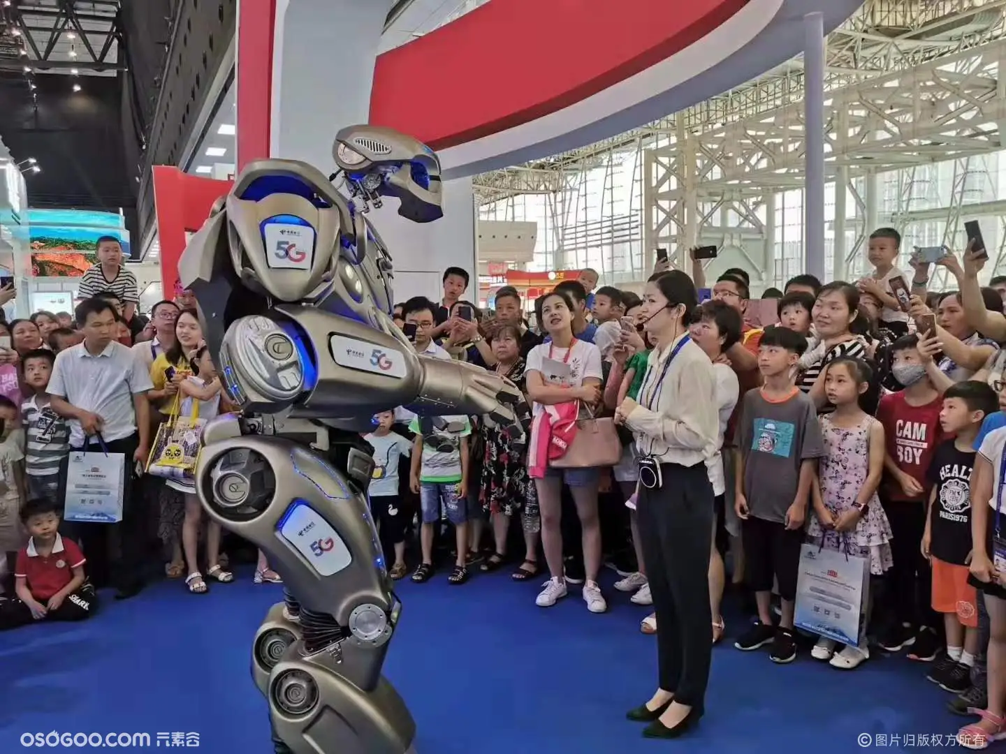 机器人活动表演 无人机 VR