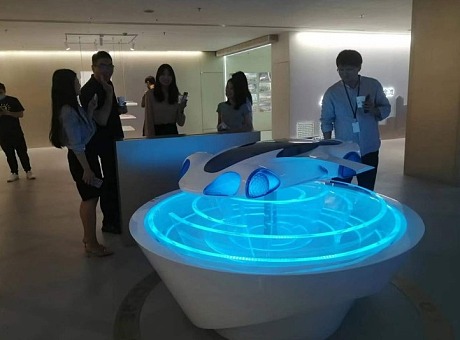 威海科技展厅 展示不锈钢汽车雕塑 灯光雕塑定制