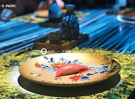 《光影餐厅》一款通过数字投影互动链接艺术生活及食物