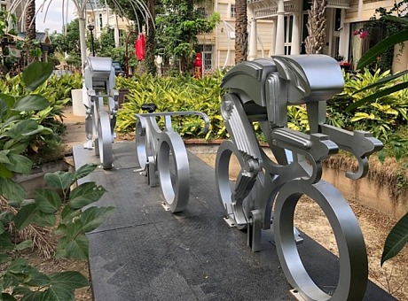 上海幕明人力互动脚踏联动单车艺术展览动态不锈钢雕塑骑行者