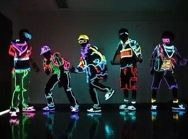 创意电光类节目：电光舞、镜面舞、激光舞、3D空竹等节目表演