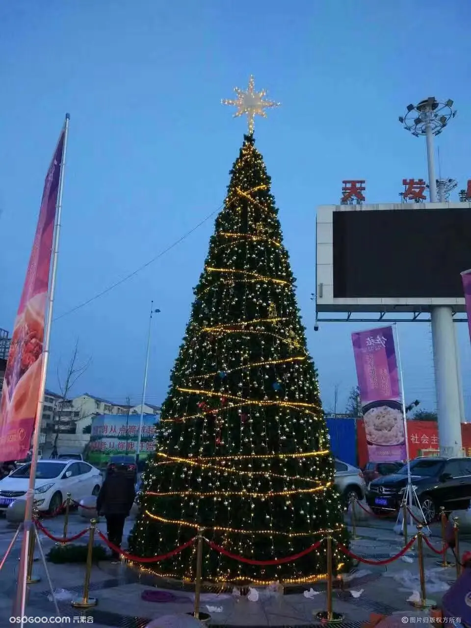 人气景观型圣诞树定制出售