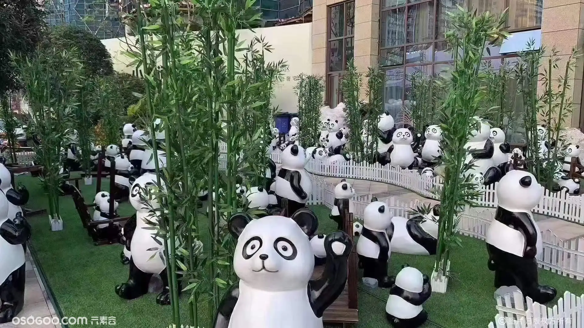 公共空间摆件装饰品 玻璃钢熊猫 吸引人气 厂家租售