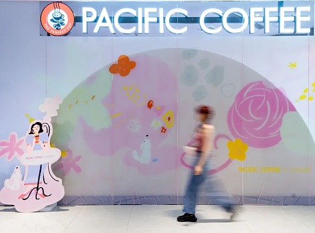 太平洋咖啡与插画师卤猫联名开了家主题店
