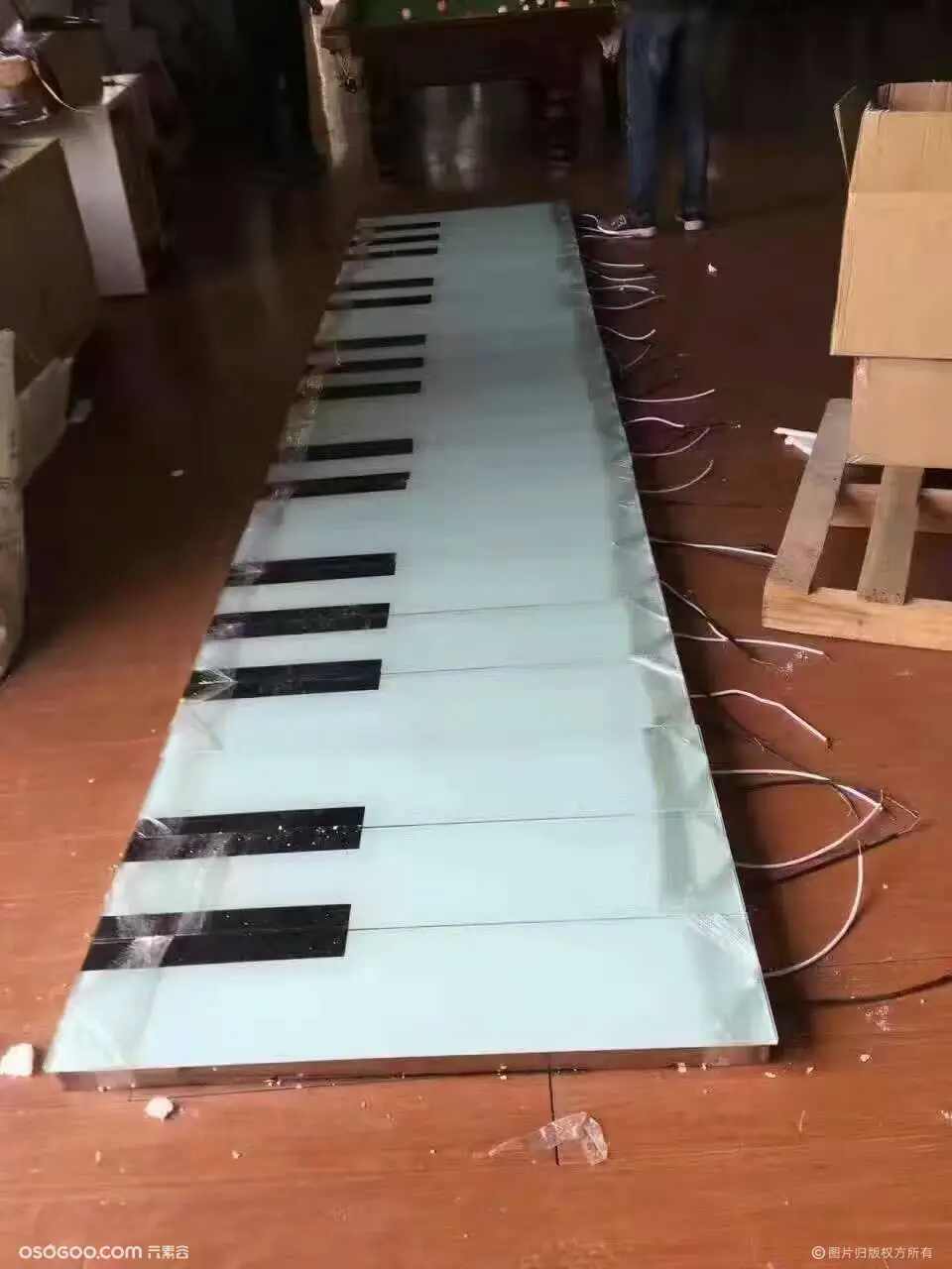 全新地板钢琴，发光秋千设备低价出租出售