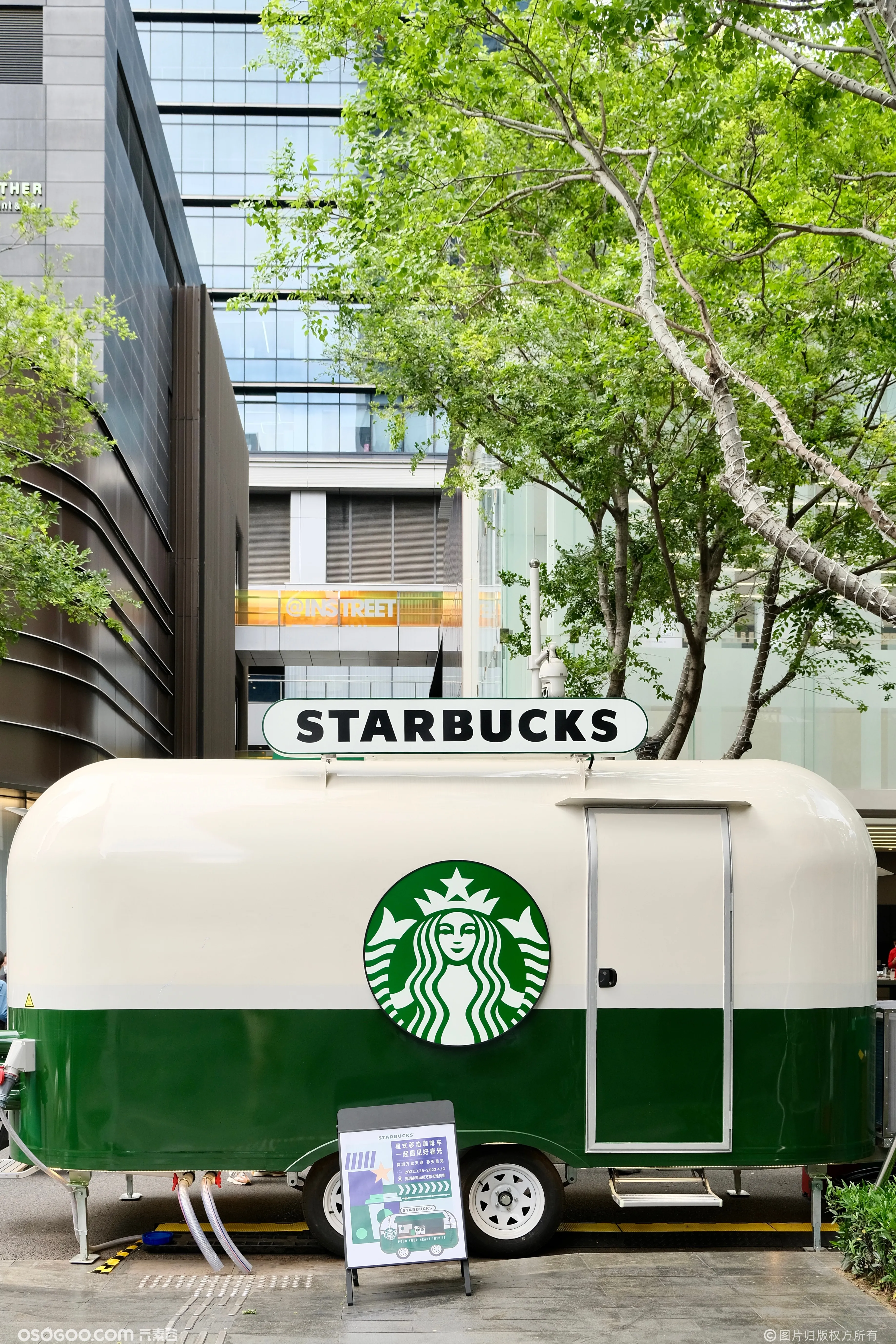 福州瑞幸双层巴士咖啡车有创意吗瑞幸品牌颜色什么蓝有哪些主题店 中国咖啡网