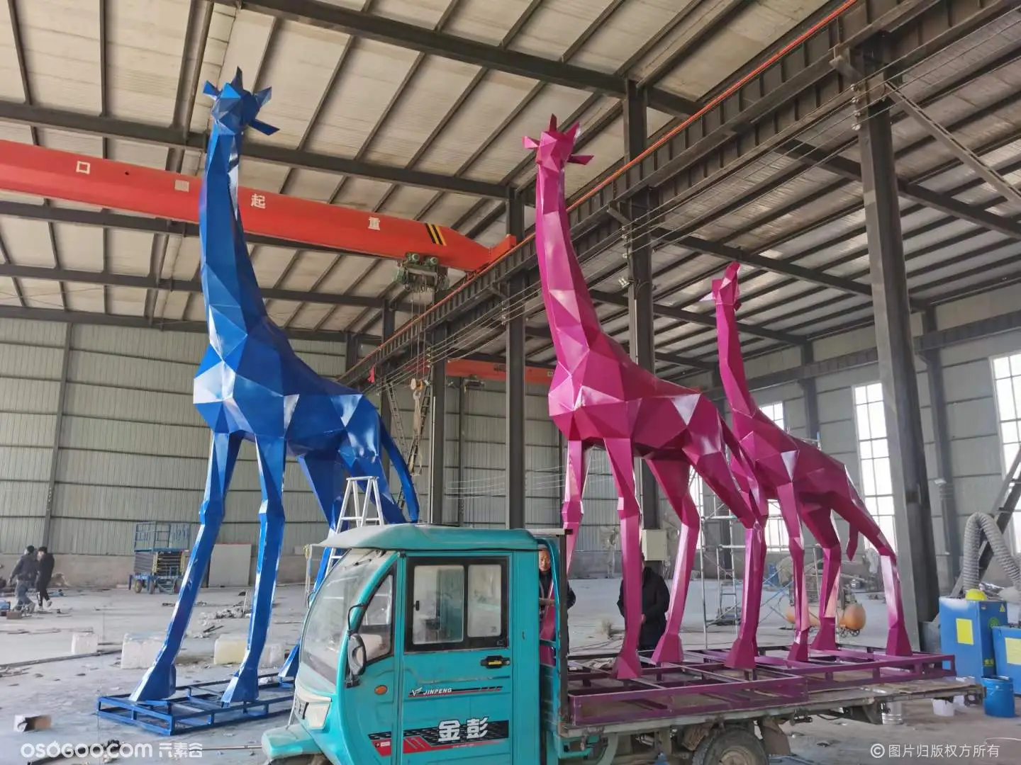 吉林室外景观 几何切面鹿雕塑 彩绘长颈鹿动物雕塑制作