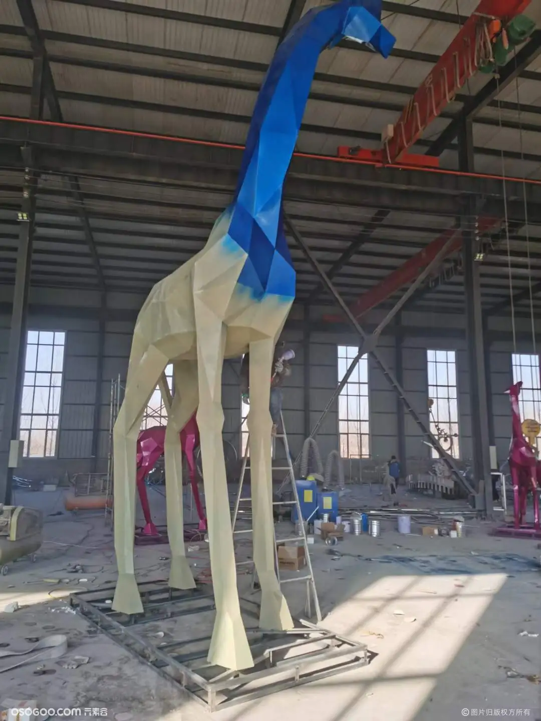 吉林室外景观 几何切面鹿雕塑 彩绘长颈鹿动物雕塑制作